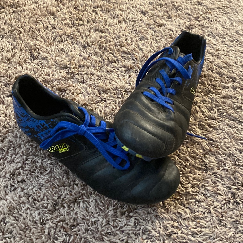 Brava soccer cleats